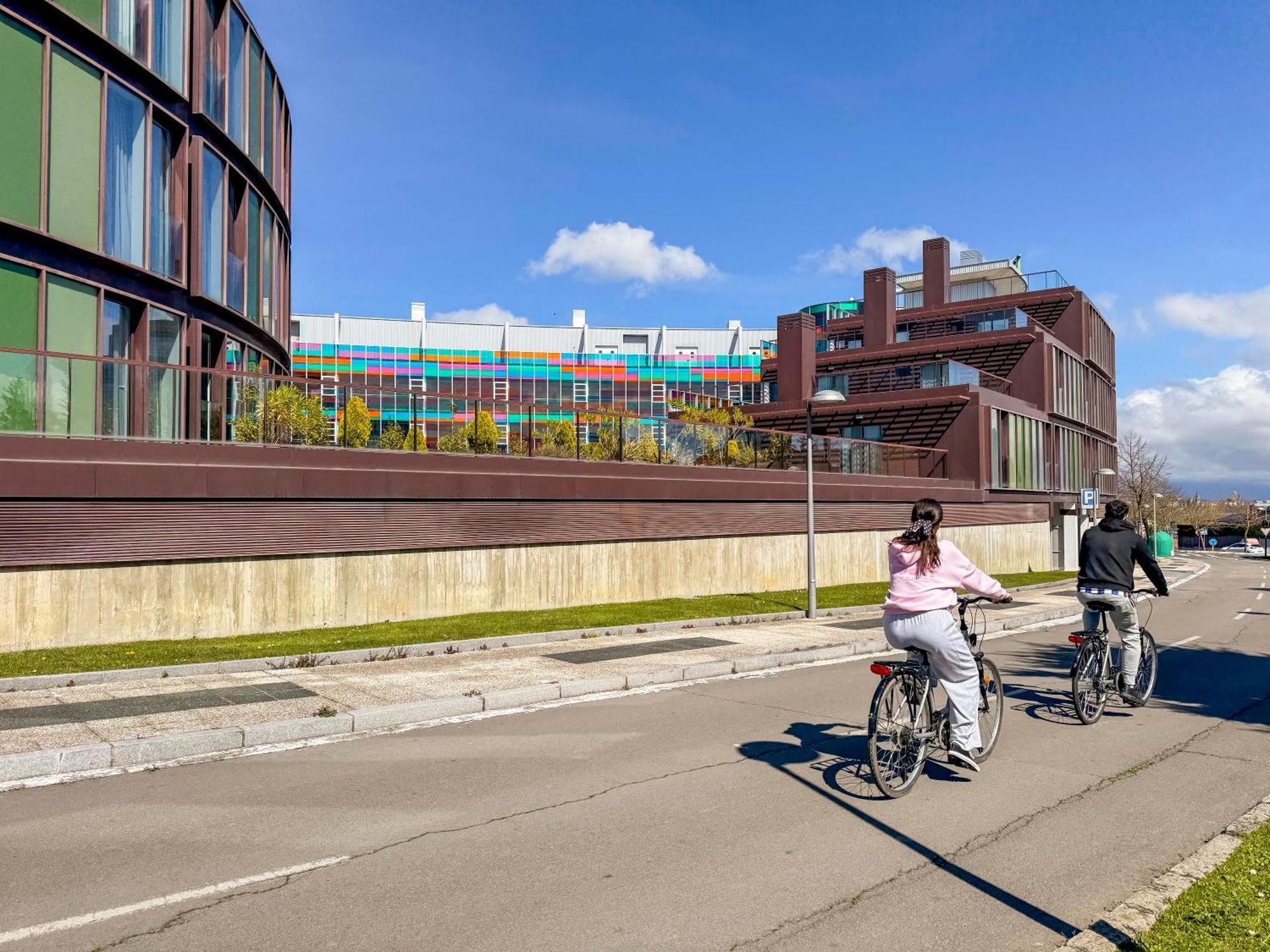 Hotel Jardines De Uleta Suites Vitoria-Gasteiz Exteriör bild