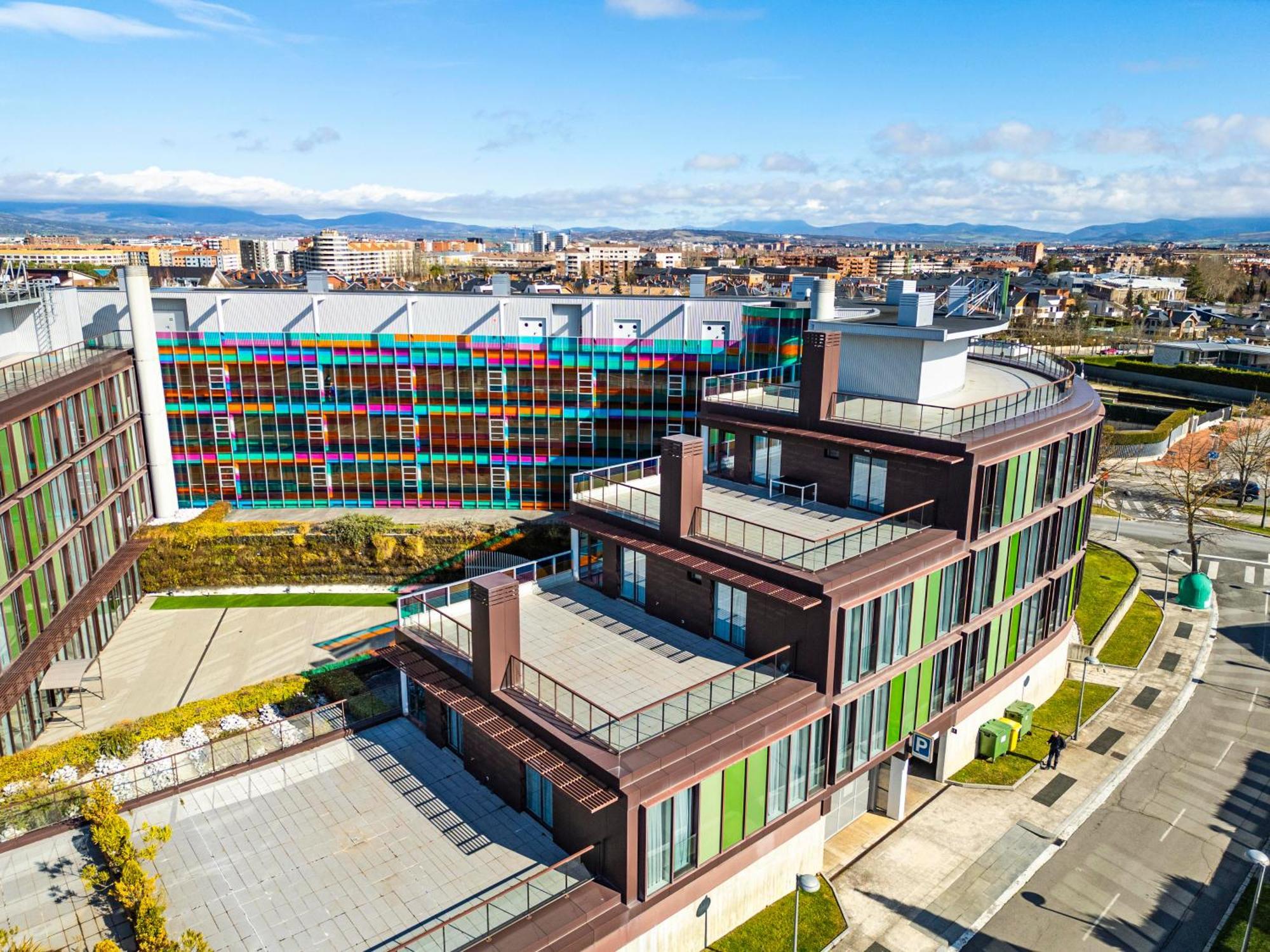 Hotel Jardines De Uleta Suites Vitoria-Gasteiz Exteriör bild