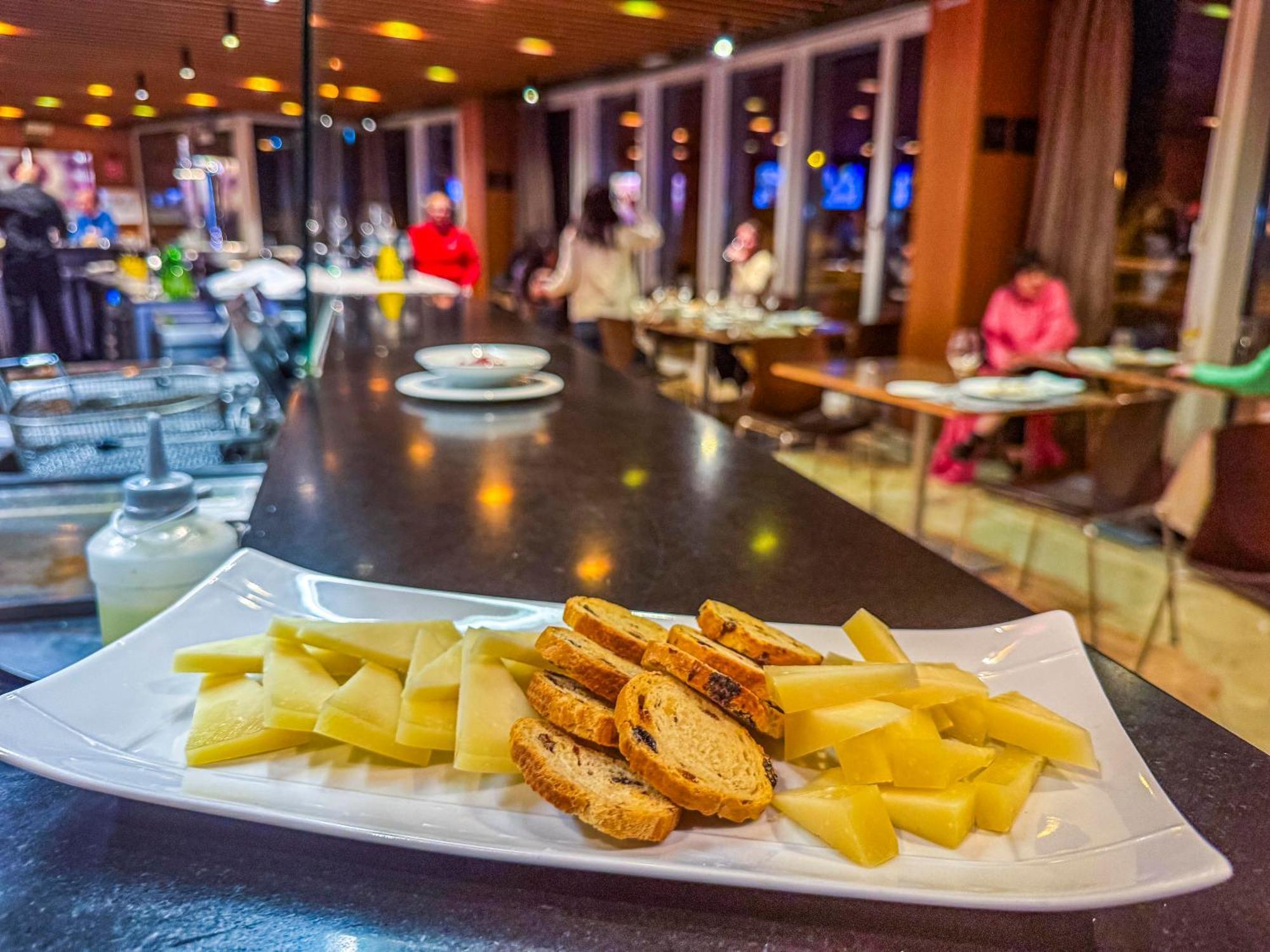 Hotel Jardines De Uleta Suites Vitoria-Gasteiz Exteriör bild