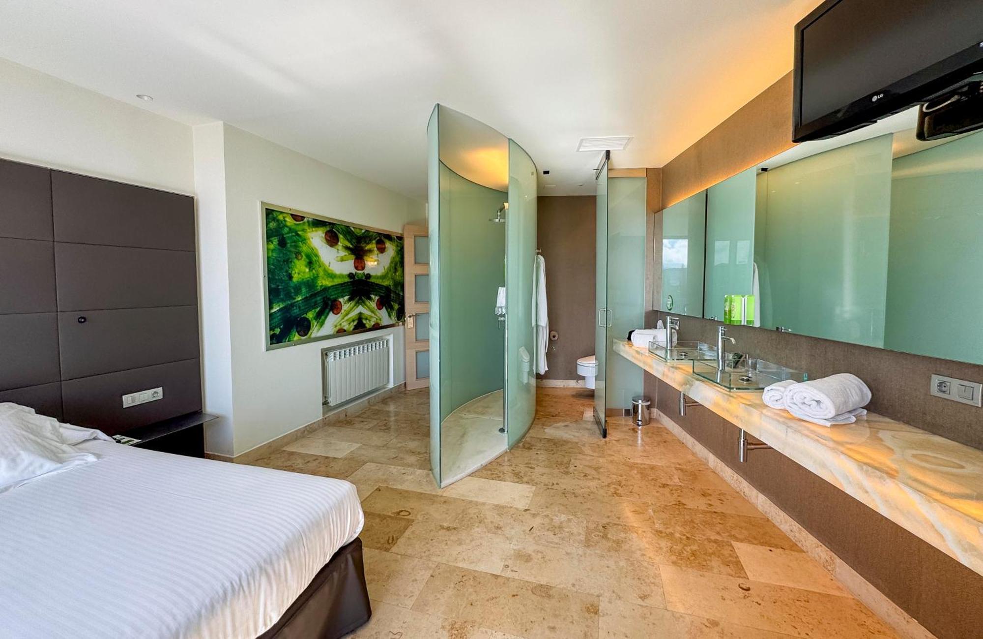 Hotel Jardines De Uleta Suites Vitoria-Gasteiz Exteriör bild