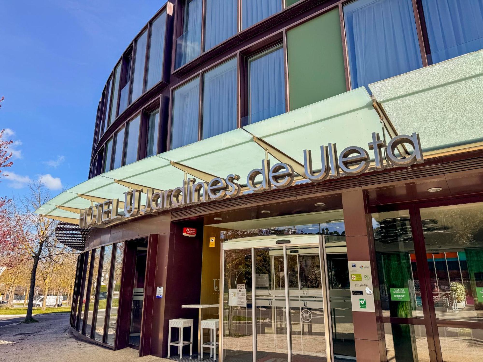 Hotel Jardines De Uleta Suites Vitoria-Gasteiz Exteriör bild
